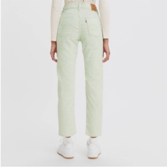 NWT Levi’s Wedgie High Rise Corduroy Straight Leg Pants in Meadow Mist Green - Picture 2 of 7